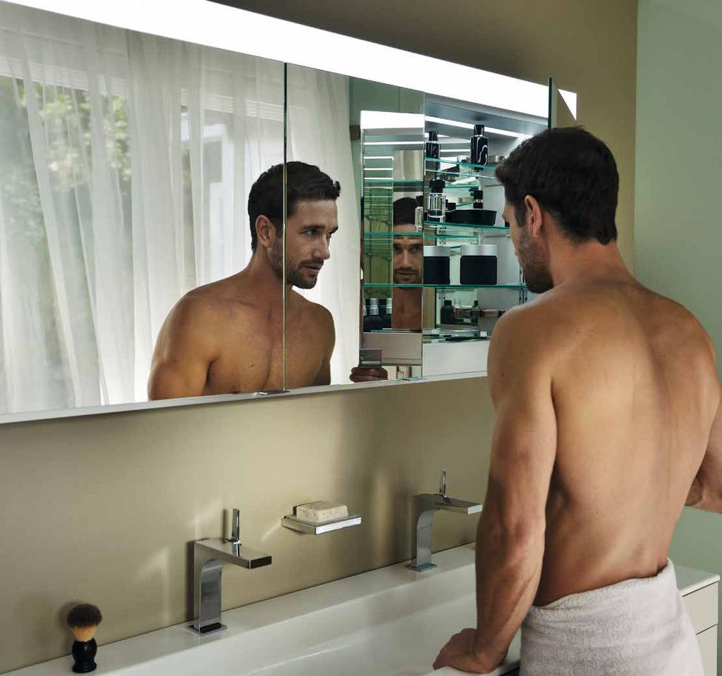 EDITION 400 Zrcadlové skříňky z kolekce EDITION 400 dodávané ve třech šířkách od 700 mm do 1400 mm otevírají možnosti individuálního řešení jak pro malé, tak pro velké koupelny.