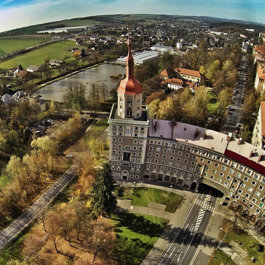 Ostrava - Poruba Druhý nejlidnatější obvod Ostravy Dominantní funkce BYDLENÍ Instituce VŠB-TU, Fakultní nemocnice, Okresní soud