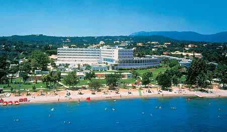 KORFU 30 Dassia 31 DASSIA CHANDRIS **** Příjemný elegantní hotel obklopený překrásnou zahradou leží přímo na břehu azurově