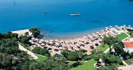 KORFU 30 Dassia 31 GRECOTEL CORFU IMPERIAL ***** Jeden z nejlepších hotelů na Korfu má ideální polohu na výběžku