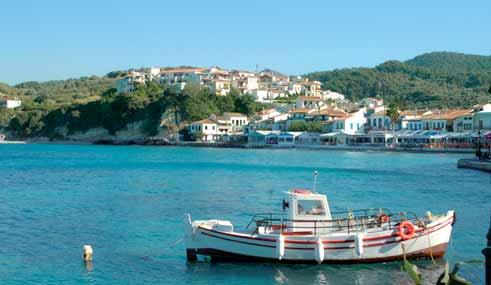 Romantické úzké uličky dokreslují ostrovní atmosféru. V nejbližším okolí Pythagoria se nachází řada oblíbených hotelů, situovaných u krásných oblázkových a smíšených pláží.