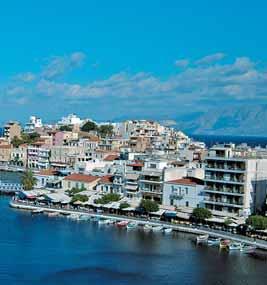 Plakias Rethymno Matala Hersonissos Největší turistické letovisko na Krétě s písčitými i oblázkovými plážemi se nachází 25 kilometrů východně od letiště v Heraklionu.