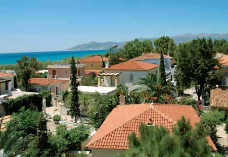 SAMOS 18 Pythagorion 19 DORYSSA SEASIDE RESORT **** Doryssa bay, považovaný za nejlepší hotel na Samosu, se nachází přímo u dlouhé smíšené písčito-oblázkové pláže