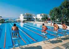 Součástí hotelu jsou nádherné propojené sladkovodní bazény s kaskádou a dětský bazén.