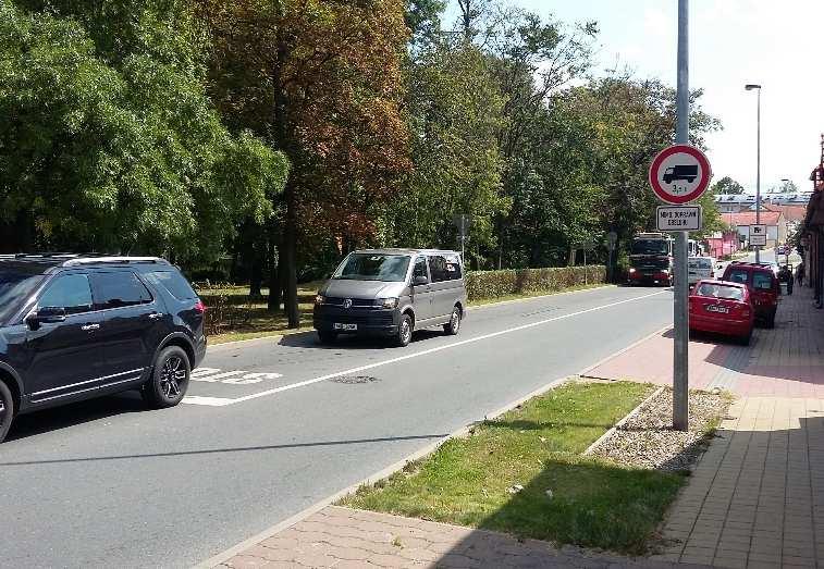 16: Fotodokumentace dopravního značení omezení vjezdu nákladních vozidel v Horních Počernicích Foto č.