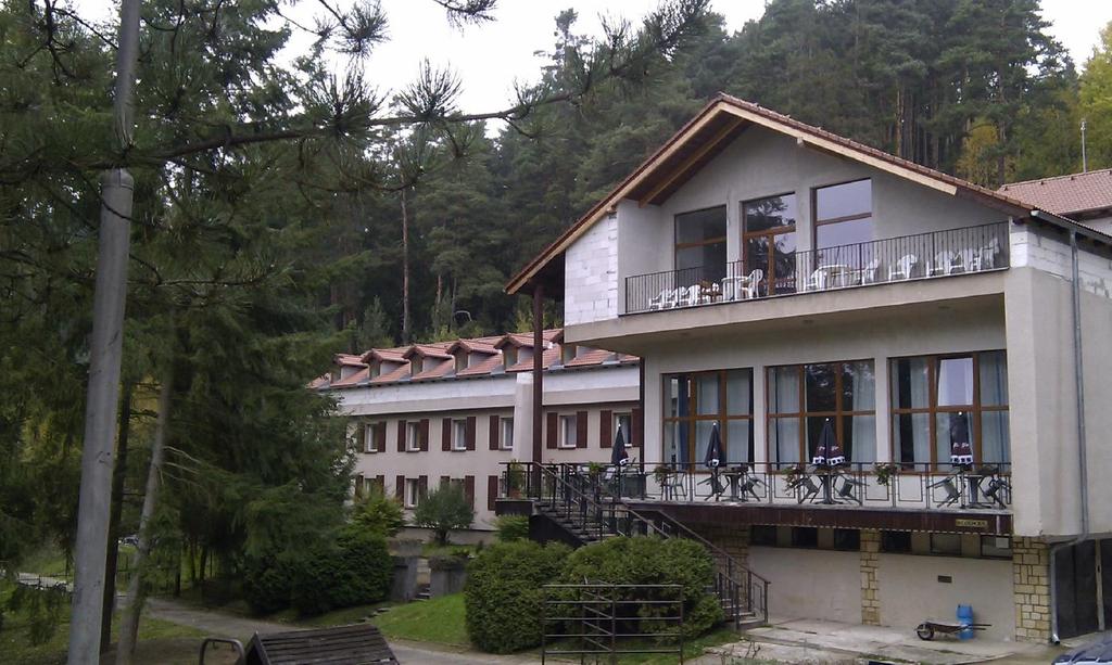 HOTEL ORLÍK U JEZERA Klučenice, Orlická přehrada - Orlík Středočeský kraj http://www.hotelujezera.