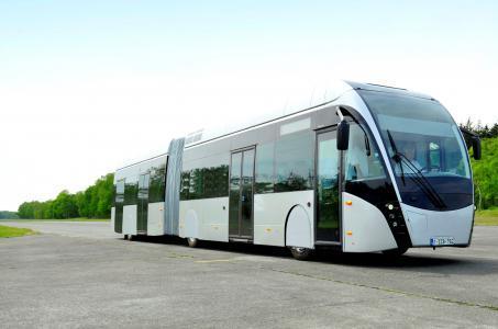 Palivočlánkové autobusy Hybridní sestava palivového článku s bateriemi palivový článek jako hlavní zdroj, doplněný bateriemi noční elektrobus doplněný palivočlánkovým prodlužovačem dojezdu Také