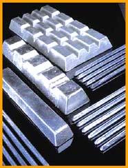 Příklady vyráběných a používaných tvarů pájky Trubičková Tyče a pláty Tvary pro vkládání pájky do spoje Tavidla Zahřáté kovy se rychle slučují s kyslíkem a vytváří vrstvu oxidů.
