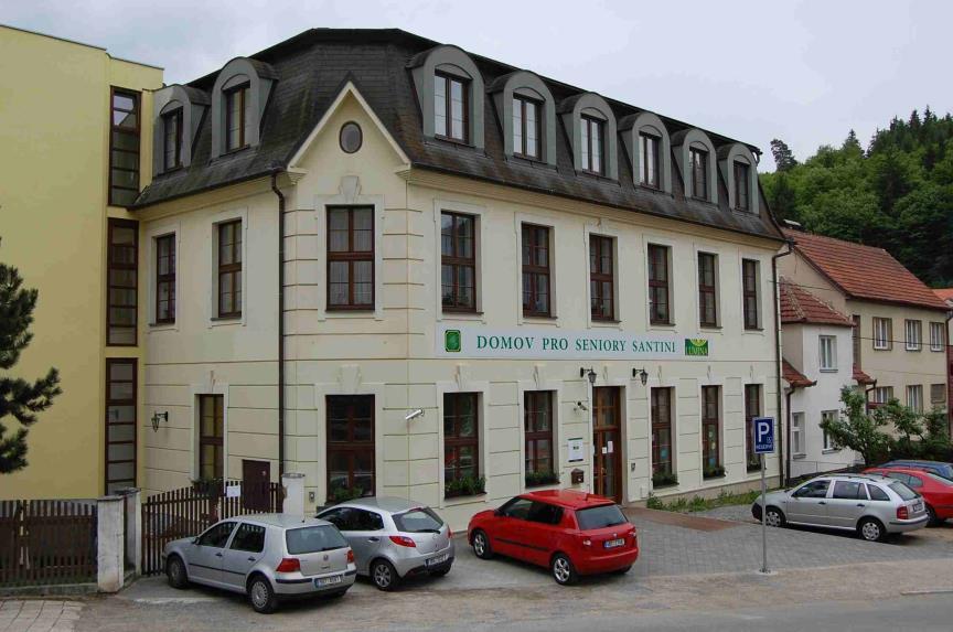 nějaké velké vzdálenosti.