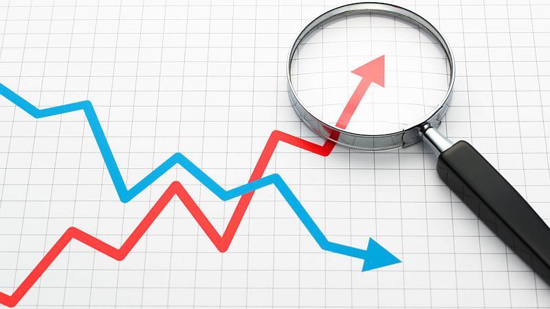 27 Predikce chování a stavu zařízení Dosud uvedené příklady řeší zejména, jak pracovat v aktuální situaci.