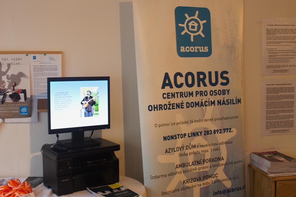 Činnost ACORUSu ACORUS, o. s. je nezisková organizace (spolek), která se zaměřuje na všestrannou pomoc osobám ohroženým domácím násilím (dále DN) a jejich dětem.