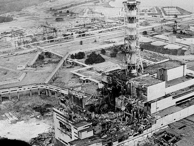 Obrázek 20 - Havárie v Černobylu http://www.toledoblade.com/image/2011/04/12/600x600/chernobyl-nuclear-power-plant.jpg Další závažná havárie jaderné elektrárny se stala 11.