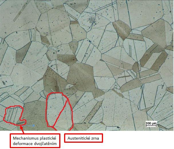 Struktura vzorku MONICR je homogenní (nejsou pozorovány rozdíly ve velikosti a tvaru zrn na kraji a uprostřed vzorku