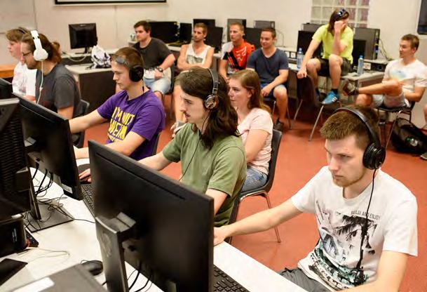 fakulty Ing. Zdeněk Němec, Ph.D. Fakulta elektrotechniky a informatiky (FEI) se po svém založení postupně přestěhovala do moderně zrekonstruované budovy na náměstí Čs.