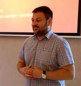 vpravo: Docent Dalibor Sokolović při své přednášce Bělehradské dny rozvíjejí mezinárodní spolupráci Seznámit se se srbskou literární kulturou, historií balkánského státu nebo si vyslechnout zajímavé