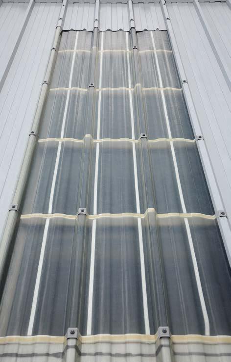 rosvětlovací panely, světlíky a sunizery říslušenství 53 oužití Střešní prosvětlovací panely KS1000 C a KS1000 C Double Skin se využívají pro běžné výrobní a skladové objekty se sklonem střechy 6 a