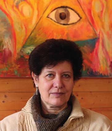 Autorka Yveta Knoblochová pracuje v oboru esoteriky a alternativní medicíny od 90. let 20. století.