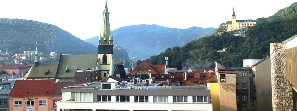 Poděkování ženám za jejich práci a také jako projevení úcty, za to že jsou maminkami, babičkami, partnerkami,