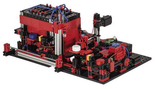 které jsou pro chod programu nepostradatelné. Je tedy nutné vytvořit virtuální model řízeného stroje, který bude schopen generovat potřebnou zpětnou vazbu. Celá simulace se odehrává pouze softwarově.