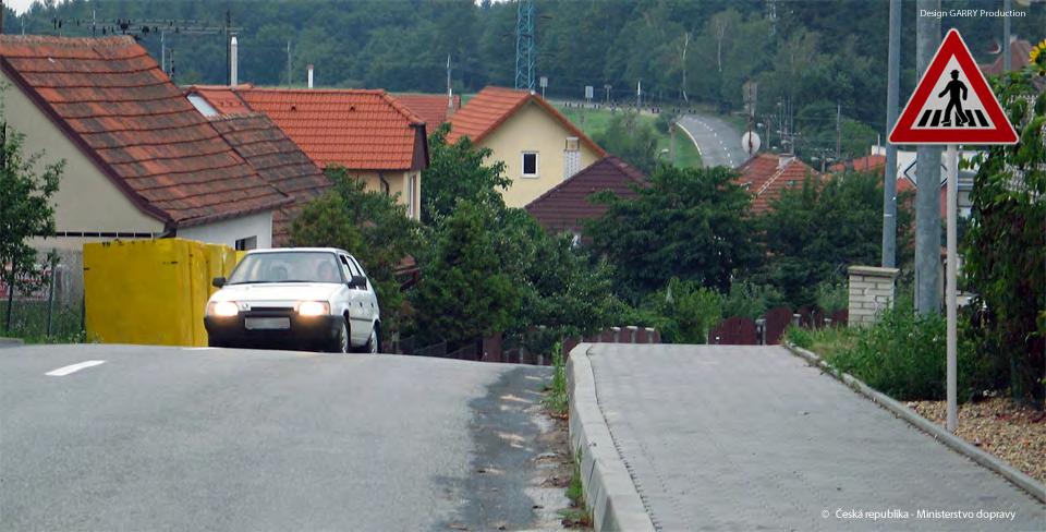 Je řidiči doporučeno řidiči jet rychlostí nejvýše 30 km/h. 06060407 [1 b.