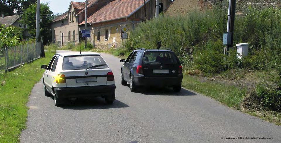 11. 5. 2018 Znalost pravidel provozu na pozemních komunikacích 06050351 [2 b.] Řidič předjížděného vozidla: Nesmí zvyšovat rychlost ani jinak bránit předjíždění.