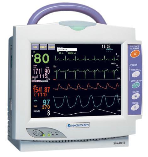 4.4.5 BSM Bedside monitor Nihon Kohden Dalším přítomným monitorem vitálních funkcí na pracovišti byl pacientský monitor Nihon Kohden (Obrázek 9).