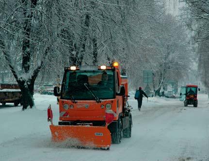 Odvoz výrobků k zákazníkům, dovoz materiálu od dodavatelů, a to jak tuzemských, tak i zahraničních. Kolejová doprava obsluhovala především výrobu společnosti Annahütte, s.r. o. Služby úklid, catering, ostraha, správa ASC se rozšířily co do počtu zaměstnanců, zejména s nárůstem požadavků na obsluhu nového ASC.