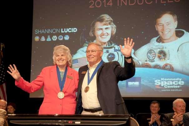 3.5.2014 Dvorana slávy Shannon Lucidová Discovery STS-51G/1985 Atlantis STS-34/1989 Atlantis STS-43/1991 Columbia STS-58/1993 Atlantis STS-76/1996 Shannon Lucidová je jedinou Američankou, která