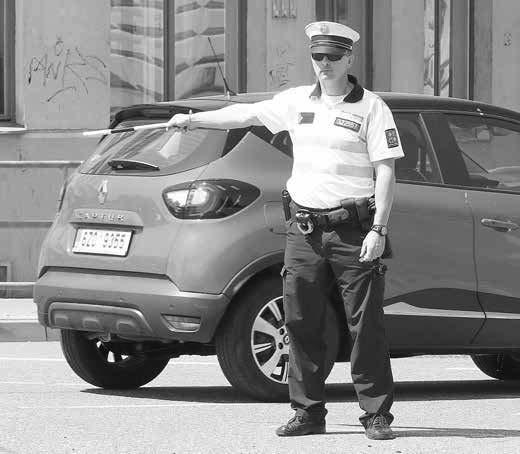 dopravní situace v křižovatce včetně řešení případných komplikací. Na prvním místě se umístil prap.