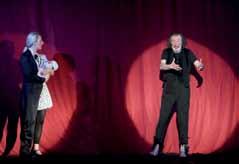Der berühmte tschechische Kabarettist Bolek Polívka spielte gemeinsam mit seiner Tochter Anna das Theaterstück DNA vor Kunden und Mitarbeitern der Waldviertler