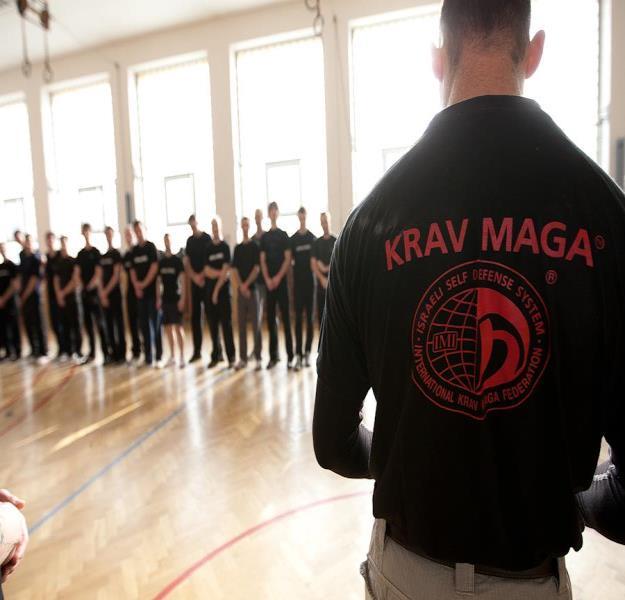 2 Peněžní a časová náročnost bojového systému K. M. Krav Maga se trénuje v naší republice v několika městech, které dále zmíním. Člověk může do K. M. chodit jednou či dvakrát týdně po jedné či více hodin.