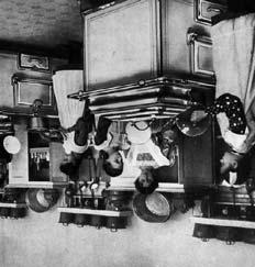 1935 Na základě exploze poptávky po svých produktech firma konstantně navyšuje počet zaměstnanců a otevírá