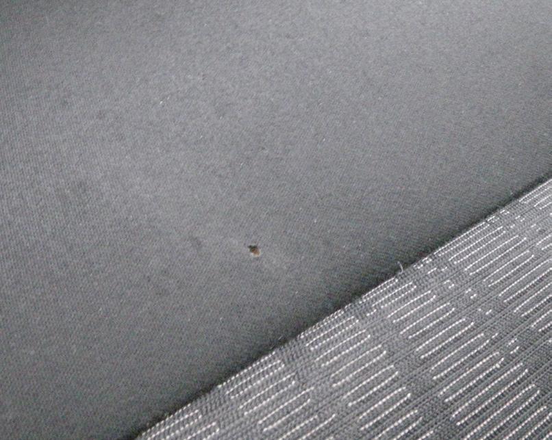 Taková poškození snižují prodejní cenu vozidla. Opravy je nutné provést před vrácením vozidla a ukončením nájemní smlouvy.