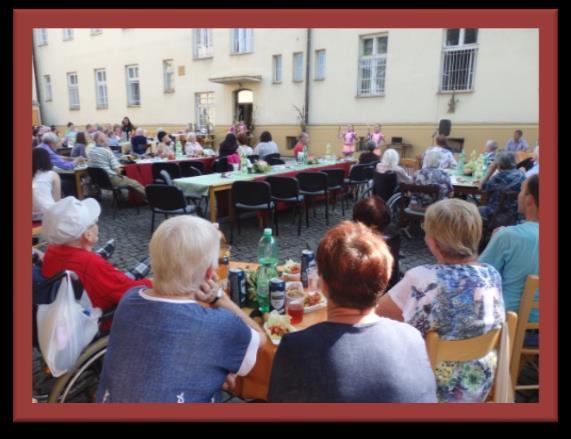 Slavení svátků je pro naše uživatelky návratem a milou vzpomínkou na čas dětství a mládí se zachováváním a slavením krásných lidových i náboženských tradic a slavností.