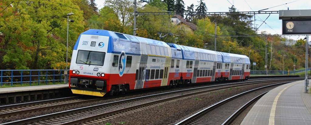 Projektování dopravy 3.3 Stav a plán projektování dopravy 3.3.1 Železnice Železniční doprava hraje v systému PID klíčovou roli, neboť představuje kapacitní a rychlý páteřní segment veřejné dopravy.