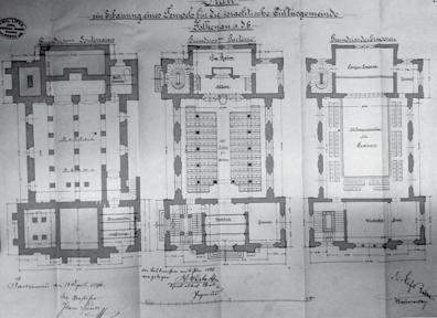 Výkresové pohledy na budovu synagogy. se, kterou izraelská náboženská obec zakoupila dne 17. října 1890. Parcela byla o výměře 41,72 m x 32,24 m, což činilo 1,35 ha. Zde, v místě bývalého tzv.