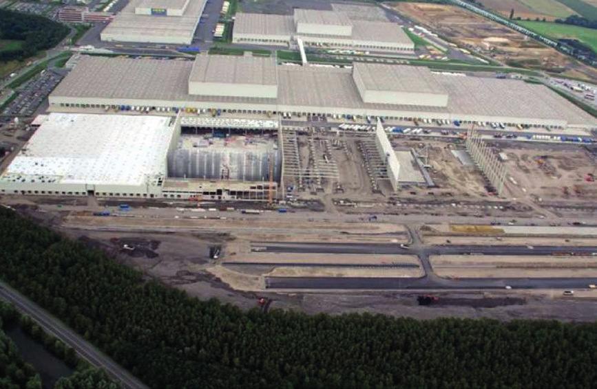 128.500 M2 Nové logistické centrum pro společnost BMW 372
