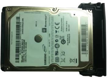 Tato sériová rada zařízení má pouze jednu 2.5-inch SATA HDD. Při instalaci pevného disku postupujte podle níže uvedených pokynů.