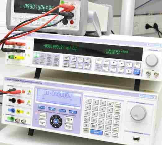 Analogové multimetry Digitální multimetry do 7,5 digitu Osciloskopy Kalibrátory,