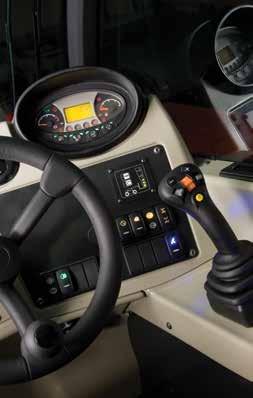 Páčkový ovládač (joystick) padne přirozeně do ruky a obsahuje všechny hlavní ovládací prvky nutné pro ovládání výložníku a nářadí.
