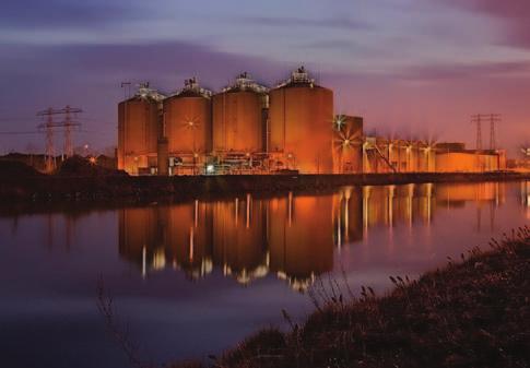 CO 2 Požiarna ochrana úplným zaplavením Oxid uhličitý CO 2 bol prvý plyn, ktorý sa používal na hasenie požiarov, a pri dodržaní