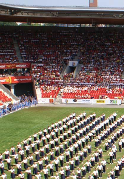 V novodobé historii po roce 1989 se sletů kromě zahraničních sokolů účastní navíc i zahraniční nesokolští cvičenci ať již v skladbách na stadionu, na pódiích či v programu Sokol Gala.