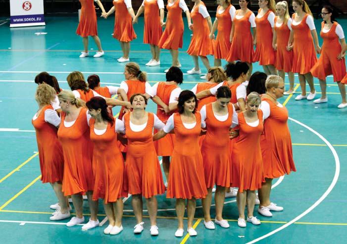 SLETOVÉ SKLADBY Skladba Ženobraní je taneční choreografií pro všechny ženy, kterým tanec přináší radost. O dosavadních nácvicích hovoříme s autorkami Kateřinou Matušínskou a Magdalenou Matušínskou.