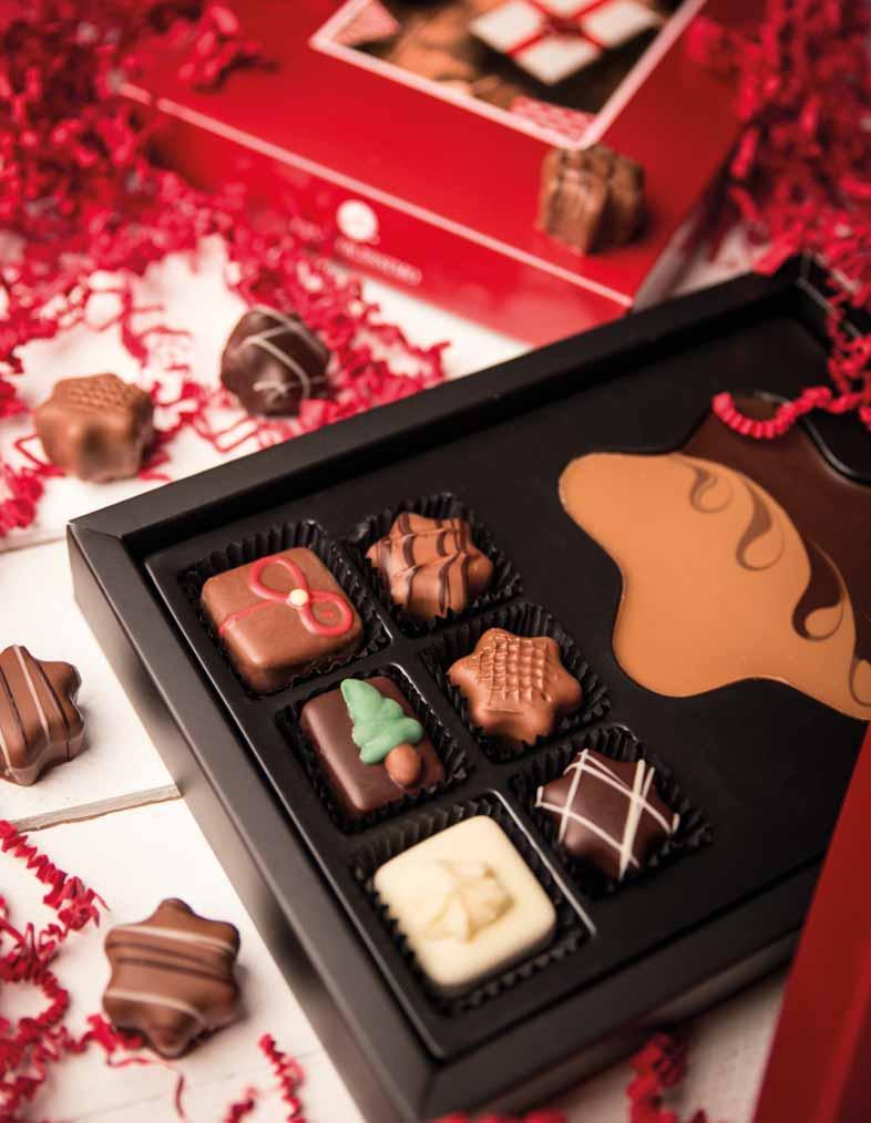 XMAS CHOCOPOSTCARD MIDI 3817 XMAS CHOCOPOSTCARD MIDI GOLD Rozmery balenia: 238 170 34 mm Rozmer fotografie: 130 90 mm Hmotnosť netto: 125 g Cena bez DPH: 10,41 EUR Balenie so šiestimi ručne