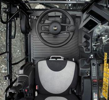 Všechny sedačky jsou vyhřívané a vybavené vzduchovým odpružením. K dispozici jsou i sedačky s automatickým nastavením podle hmotnosti a s odvětráním.
