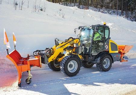 přídavná zařízení, která vyžadují vyšší hydraulický litrový výkon.