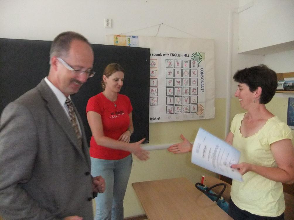 X. Závěr Grantový projekt Učitelská angličtina svým zaměřením a obsahem přispěl nejen ke zvýšení jazykové gramotnosti učitelů ve Středočeském kraji a k podpoře celoživotního vzdělávání, ale také ke