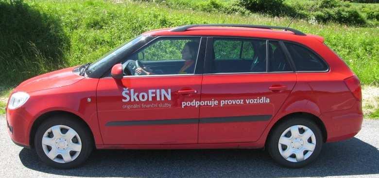 Automobil Škoda Fabia jsme zakoupili díky projektu Na cestě za vámi, který jsme realizovali z nadačního příspěvku od Nadačního fondu Českého rozhlasu ze sbírky Světluška v celkové hodnotě 300 000 Kč.