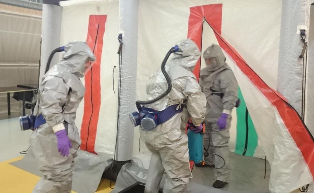 BIOHAZARD TEAM ZZS JČK V ROCE 2017 Tento tým je zařazen do Výjezdní skupiny Jihočeského kraje pro vysoce nakažlivé nemoci (VS VNN), jejíž součástí je kromě Zdravotnické záchranné služby Jihočeského