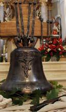 SLAVNOST SV. VÁCLAVA V ZÁBŘEZE Převoz, již požehnaného zvonu, který nese jméno sv. Františka z Assisi od chrámu sv. Bartoloměje do kostela sv. Barbory bude v předvečer slavnosti, v úterý 27.